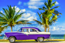 Carro clássico azul americano em Cuba